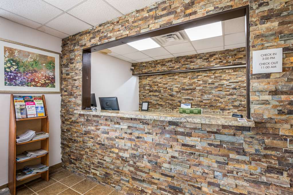 econo lodge neenah