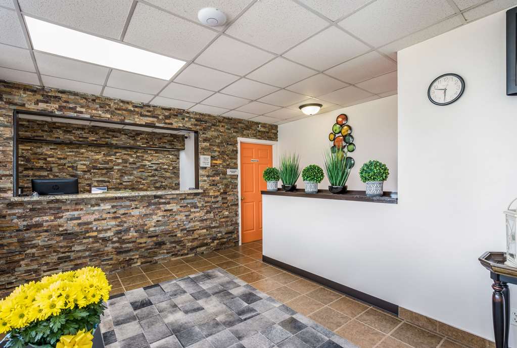 econo lodge neenah