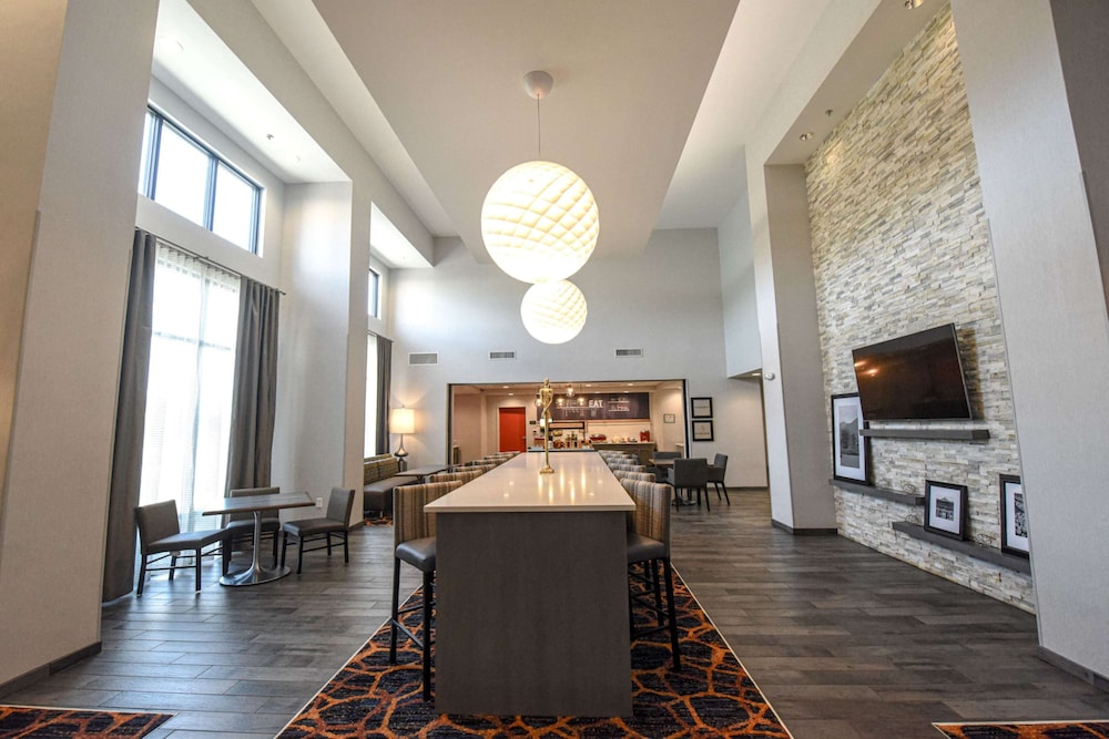 hampton inn and suites lenoir