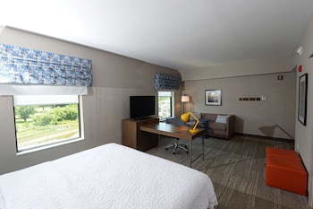 hampton inn and suites lenoir