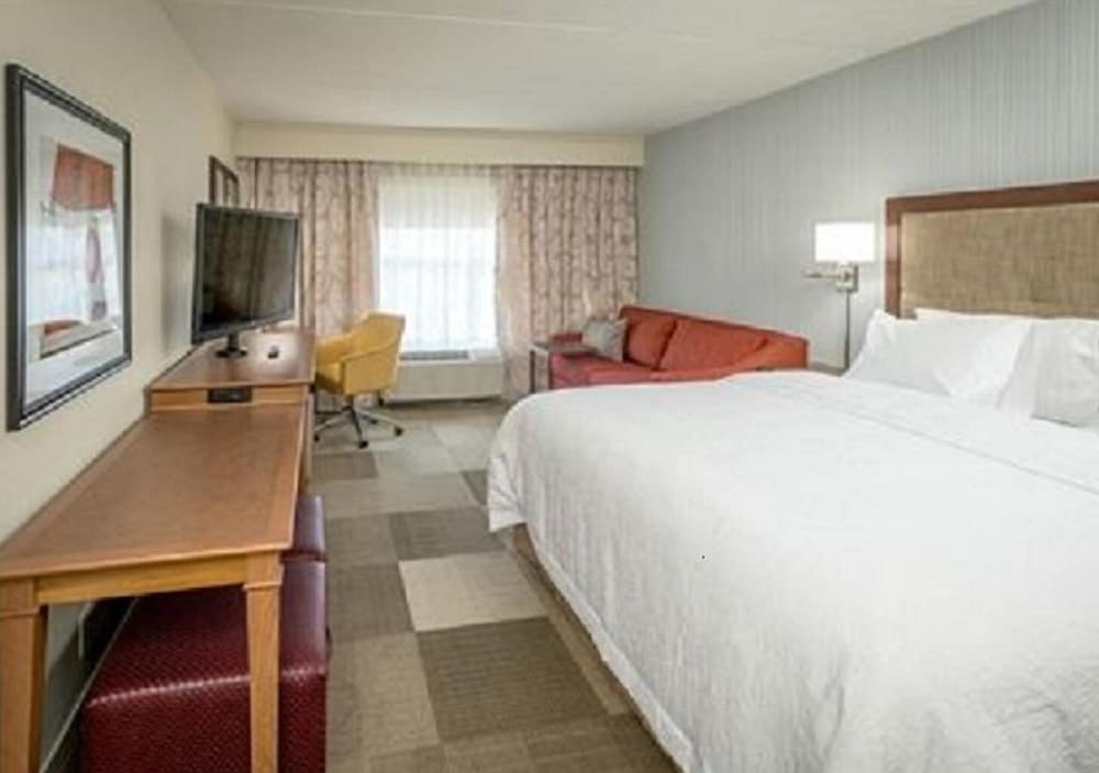 hampton inn and suites lenoir