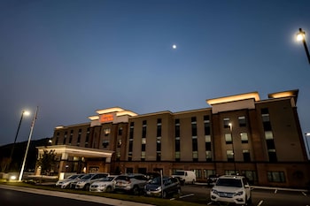 hampton inn and suites lenoir