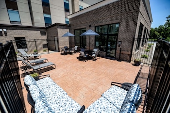 hampton inn and suites lenoir