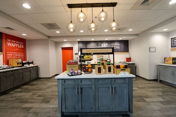 hampton inn and suites lenoir