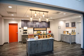 hampton inn and suites lenoir