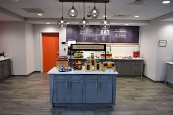 hampton inn and suites lenoir