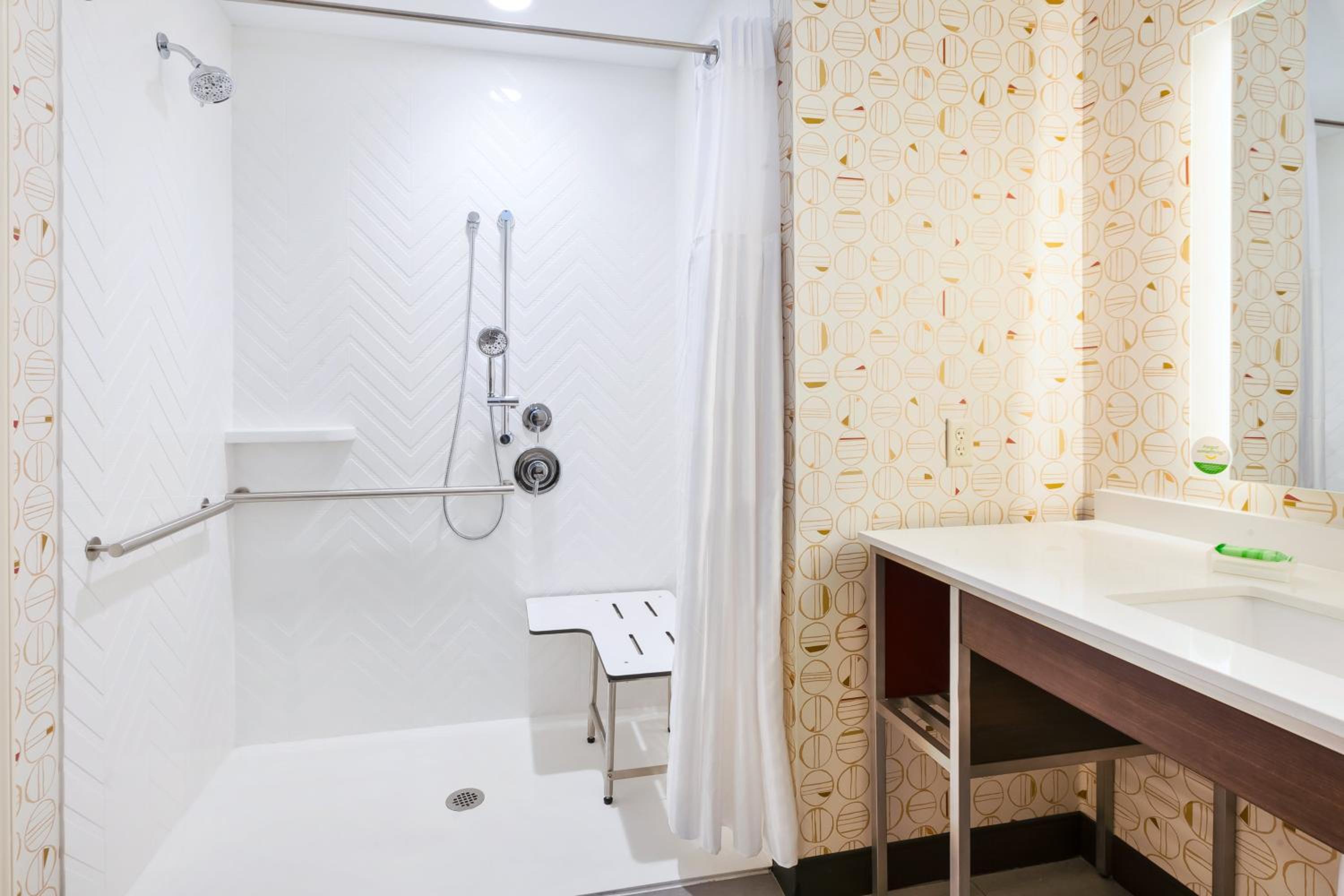 holiday inn and suites toledo southwest perrysburg