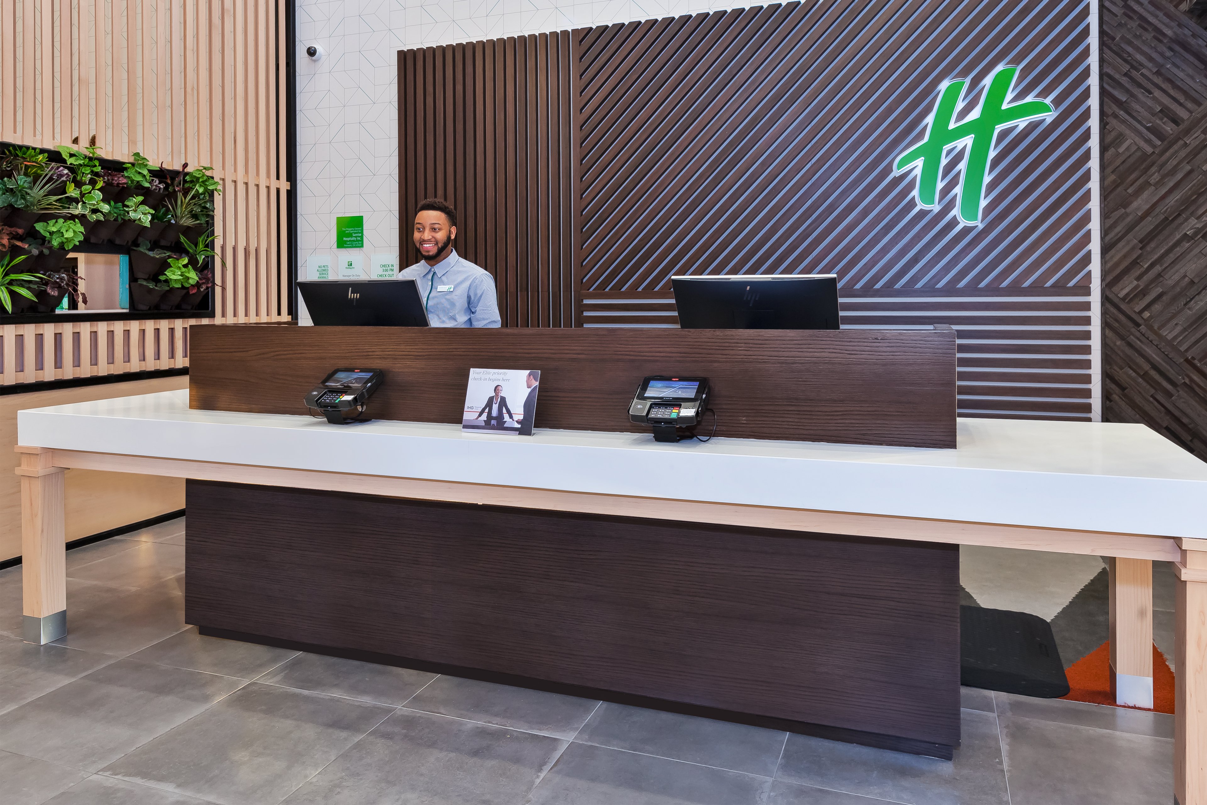 holiday inn and suites toledo southwest perrysburg