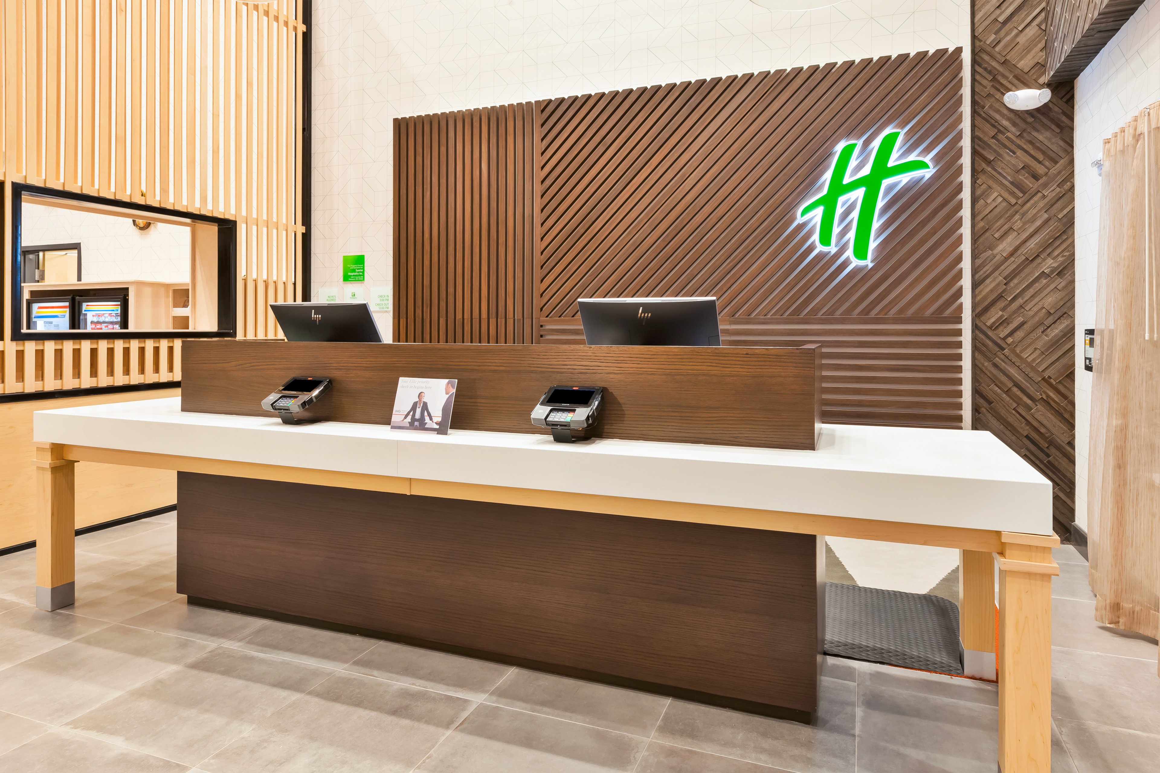 holiday inn and suites toledo southwest perrysburg