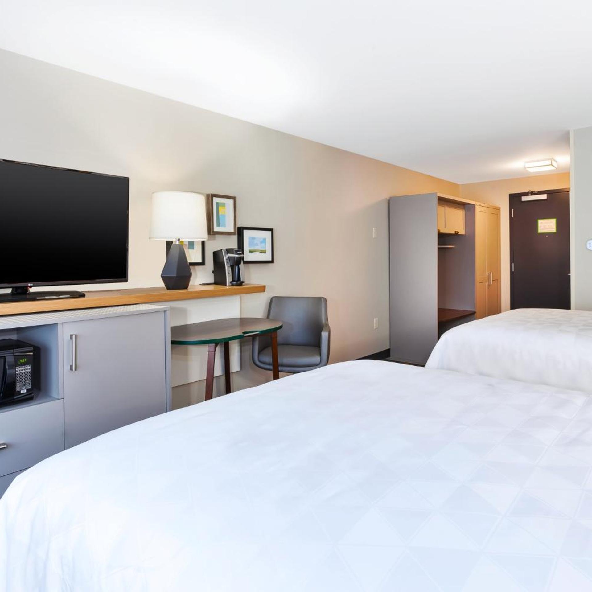 holiday inn and suites toledo southwest perrysburg