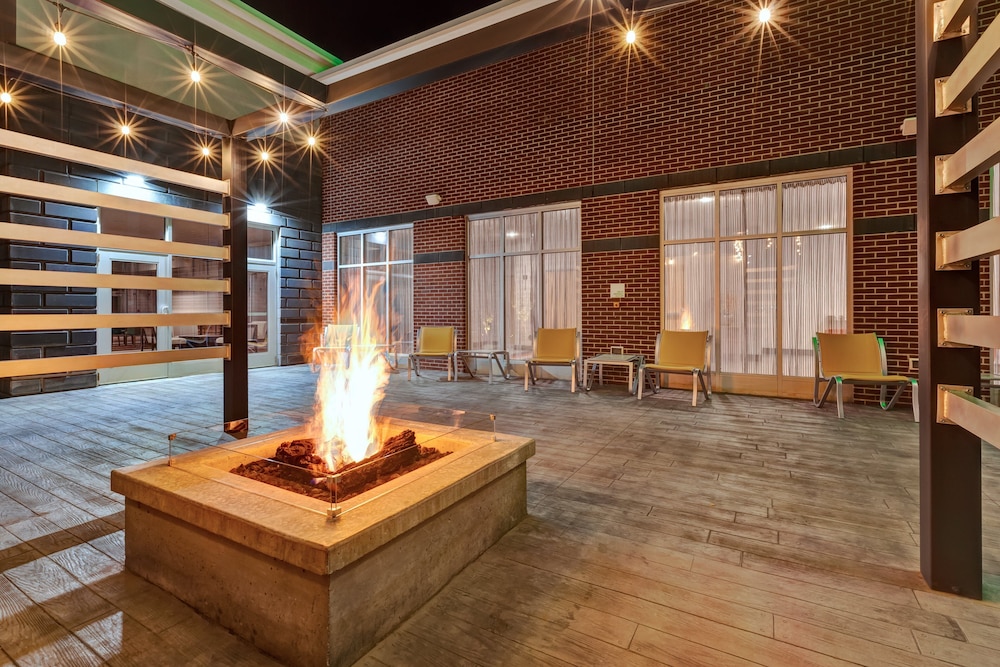 holiday inn and suites toledo southwest perrysburg