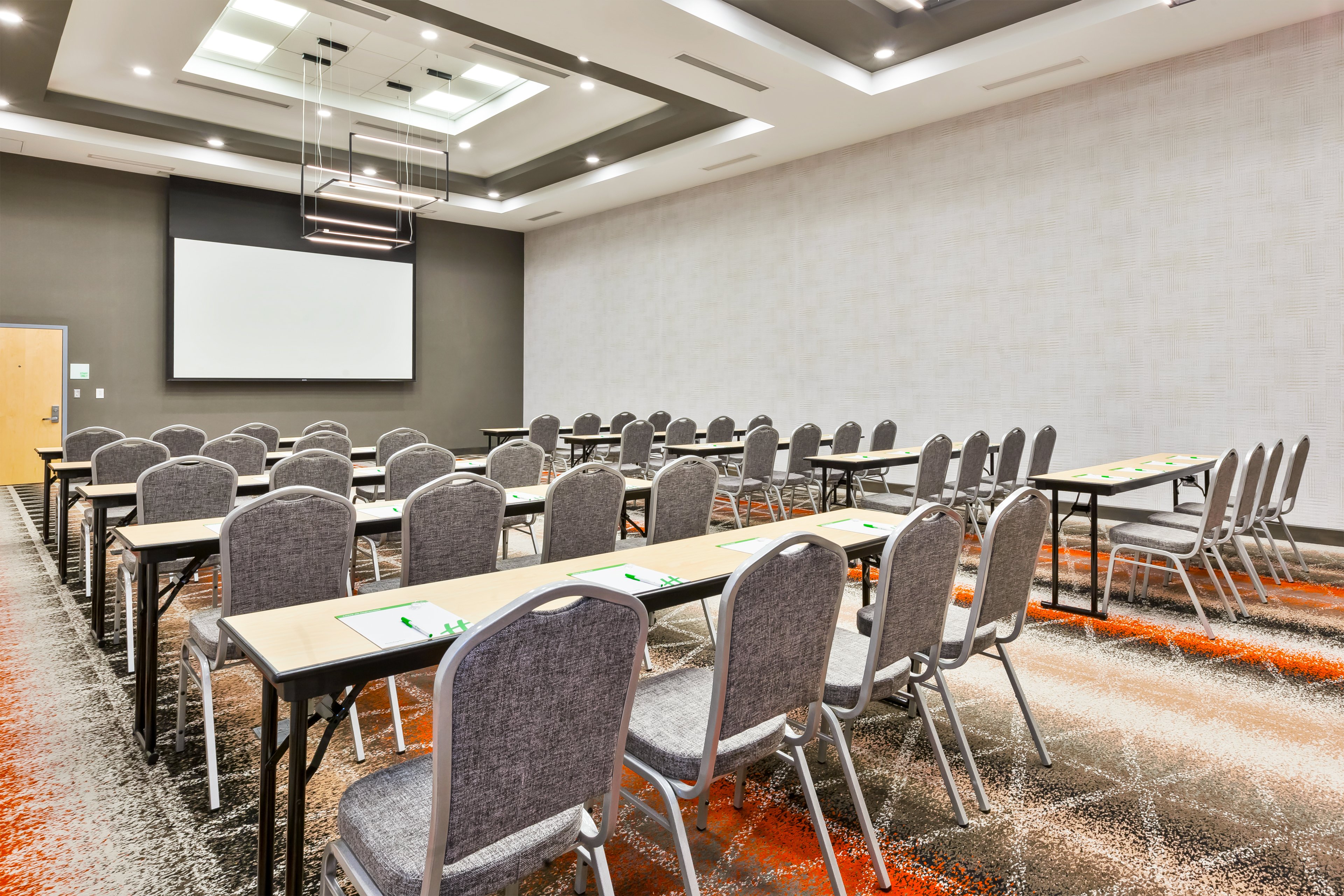 holiday inn and suites toledo southwest perrysburg