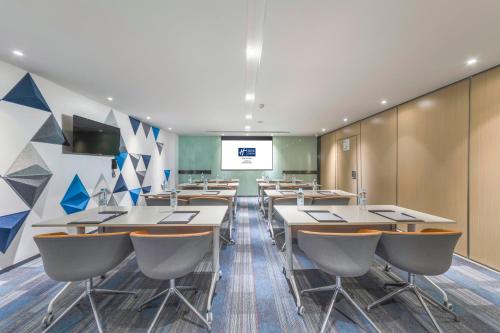 holiday inn express shanghai gubei an ihg hotel