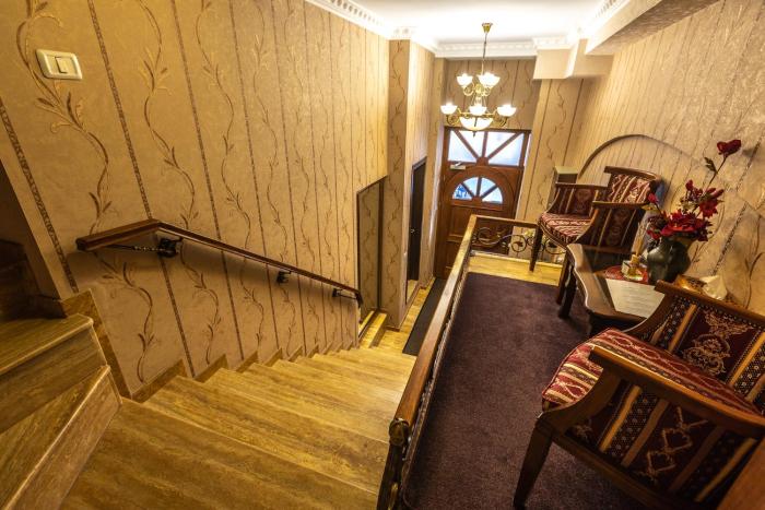 villa anticus adults only