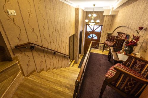 villa anticus adults only