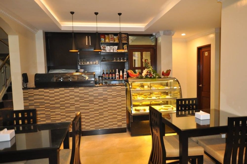 west loch park hotel vigan