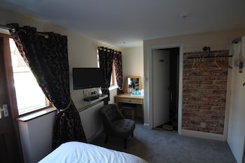 the clothiers arms