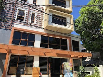 ferra hotel and garden suites