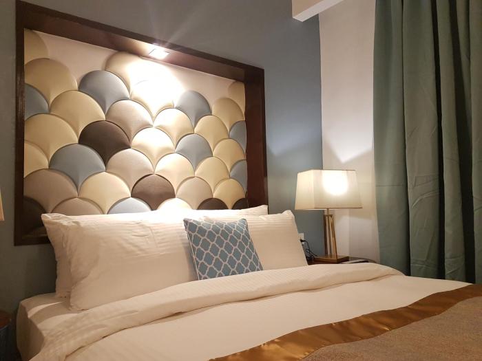 ferra hotel and garden suites