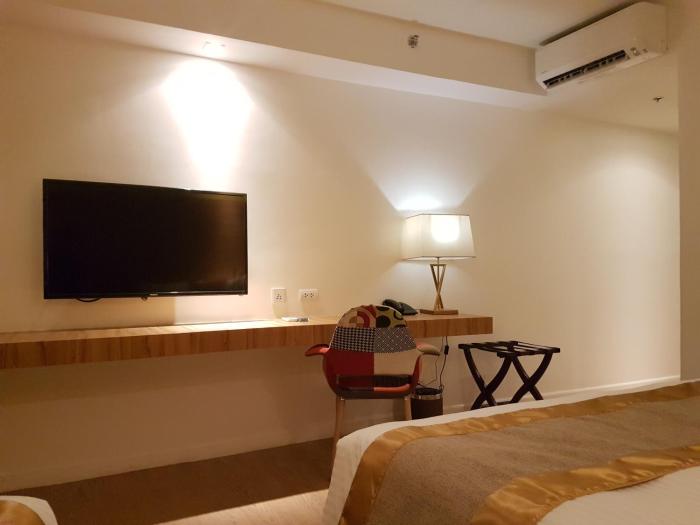 ferra hotel and garden suites