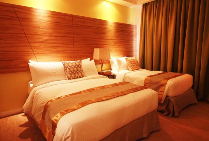 ferra hotel and garden suites