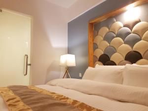 ferra hotel and garden suites