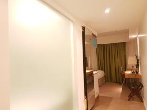 ferra hotel and garden suites