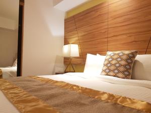 ferra hotel and garden suites