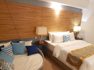 ferra hotel and garden suites