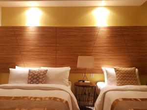 ferra hotel and garden suites