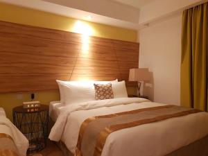 ferra hotel and garden suites