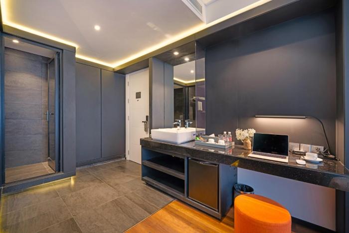 the code hotel and spa