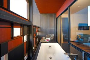 the code hotel and spa