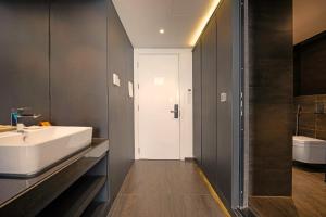 the code hotel and spa