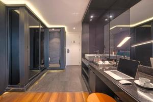 the code hotel and spa