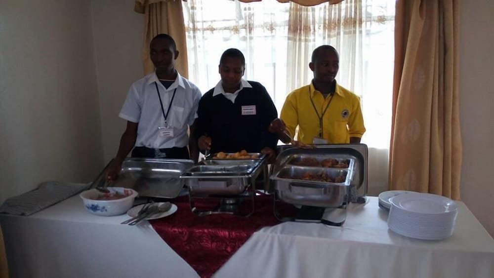 racecourse inn hotel