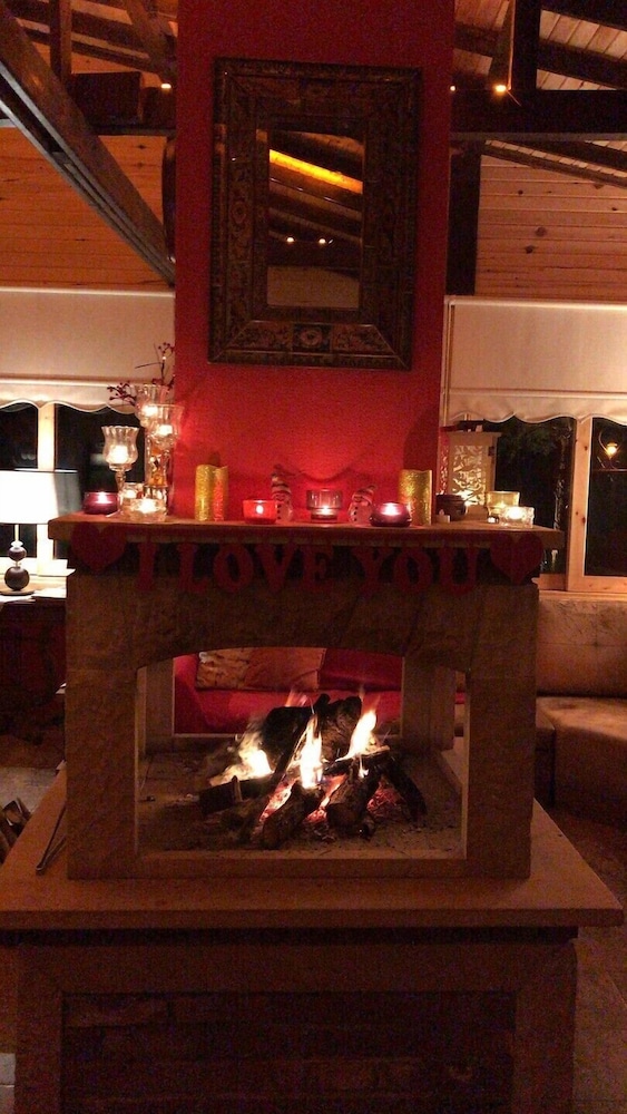 sweet home river hotel