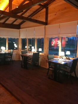 sweet home river hotel