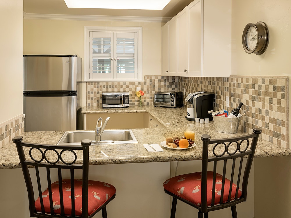 avila lighthouse suites