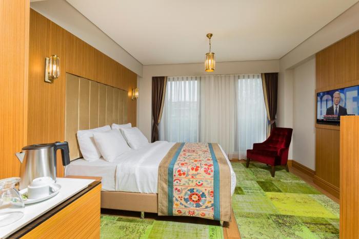 obelisk hotel and suites