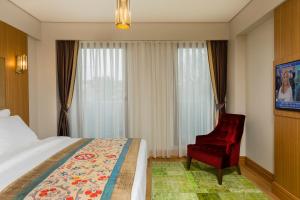 obelisk hotel and suites