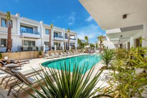 pefki deluxe residences