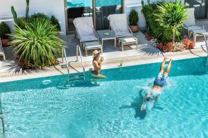 pefki deluxe residences