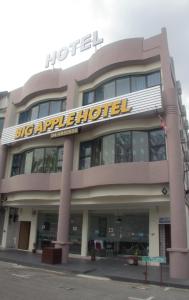 big apple hotel