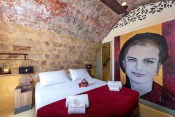 10gr boutique hotel and wine bar