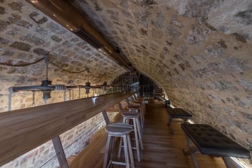 10gr boutique hotel and wine bar