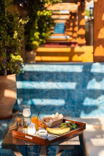 10gr boutique hotel and wine bar