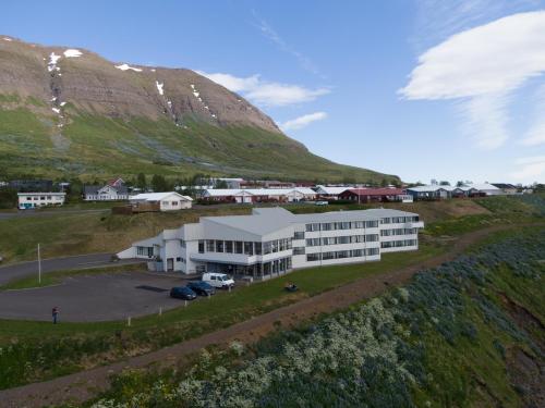 the cliff hotel