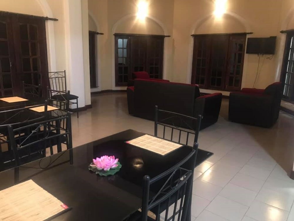 travel hub kandy