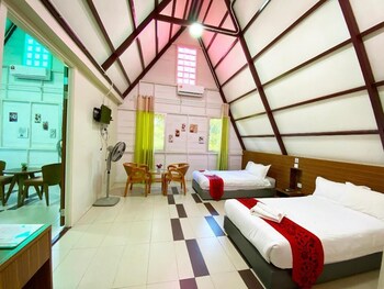 dreamland beach holiday